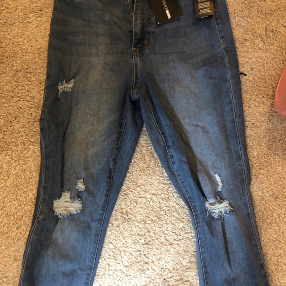 Fashion Nova High Rise denim - Picture 3 of 3